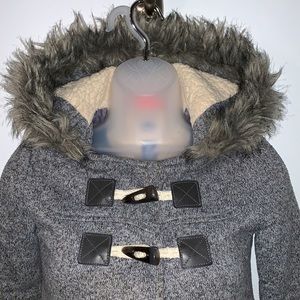 Girls Old Navy Gray Faux Fur Jacket, Size 6/7